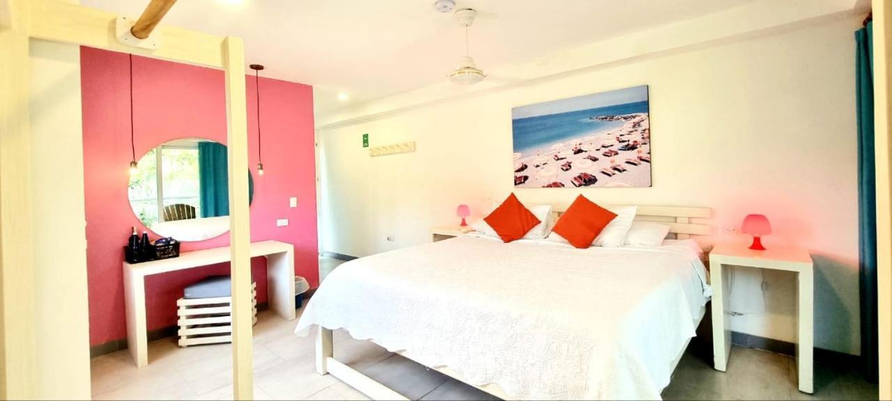 Blue Mango Beach Hotel Guachaca Екстер'єр фото