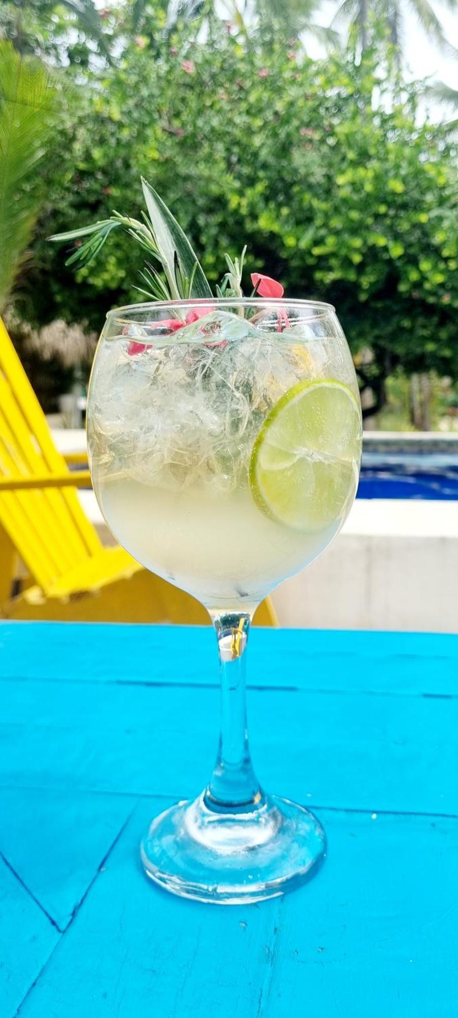 Blue Mango Beach Hotel Guachaca Екстер'єр фото
